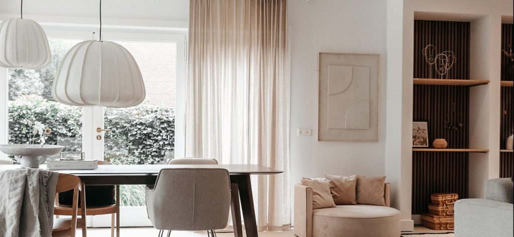 Akupanel-charisahome-walnut-living-room