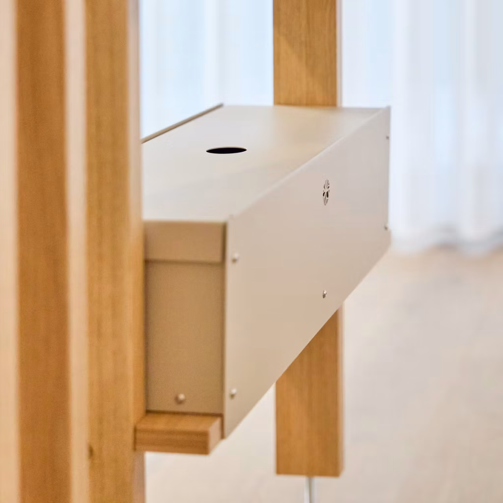 Bilde 9 av 9 i EMBRACE | Nell Metal Box galleri