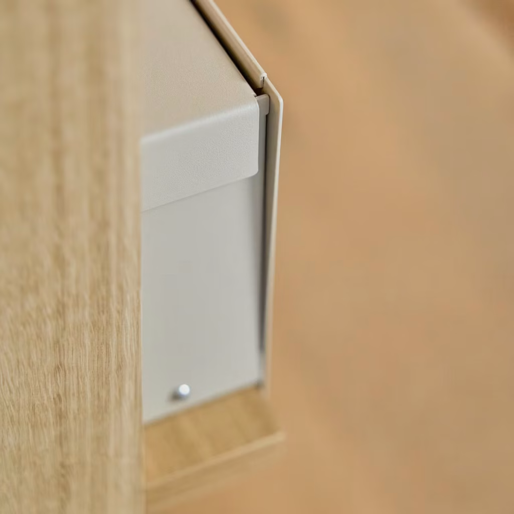 Bilde 7 av 9 i EMBRACE | Nell Metal Box galleri