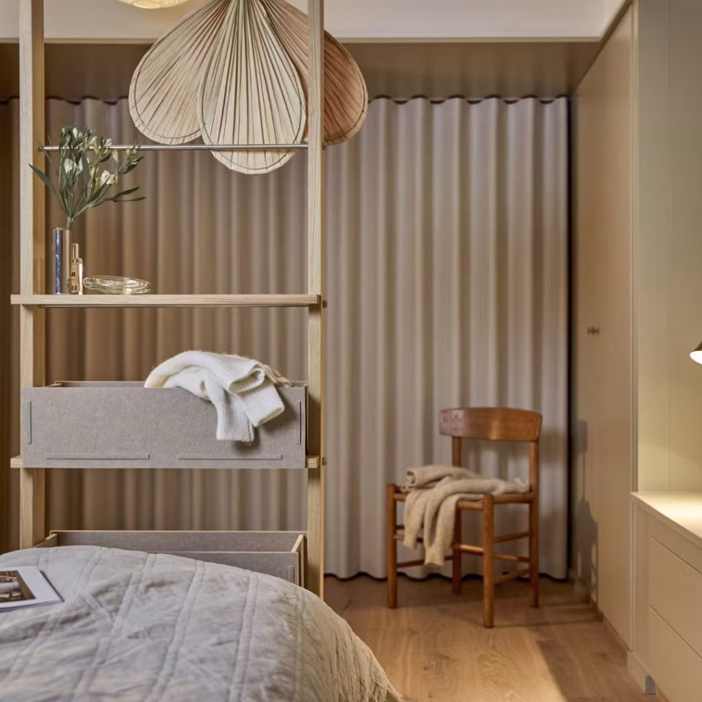 Bilde 7 av 8 i EMBRACE | BM2 galleri